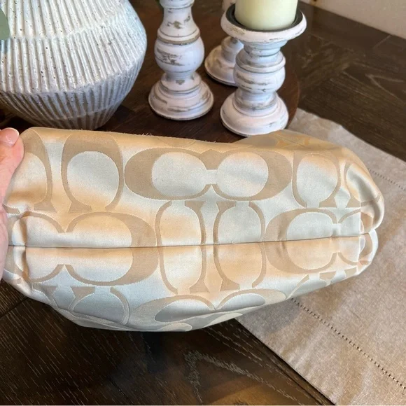 Coach Poppy Signature C Bag - Picture 11 of 11